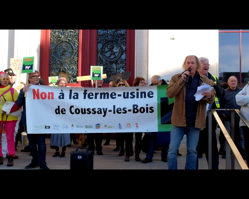 Vidéo d’une des allo­cu­tions à la mani­fes­ta­tion contre la ferme usine de Cous­say les Bois