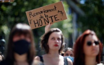 Rassemblement contre les nominations de la honte @ Devant l'hôtel de ville